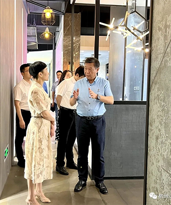 Zhang Huina, subsecretario del Comité del Partido del condado de Tonglu y jefe del condado, y Zhou Junchang, subjefe del condado, visitaron Pan Asia para investigar y orientar.